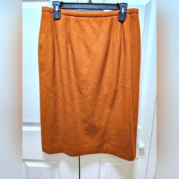 Harvé Benard Holtzman Women's Wool/Cashmere Burnt Orange Skirt Suit Set Sz L(12) - Picture 8 of 10